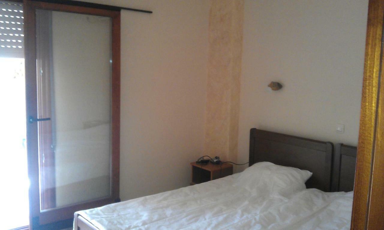 Apartment 60M From Sea! Nea Kallikrateia Buitenkant foto