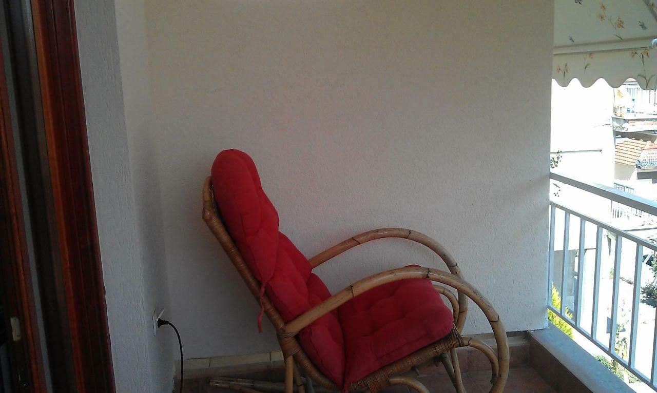 Apartment 60M From Sea! Nea Kallikrateia Buitenkant foto